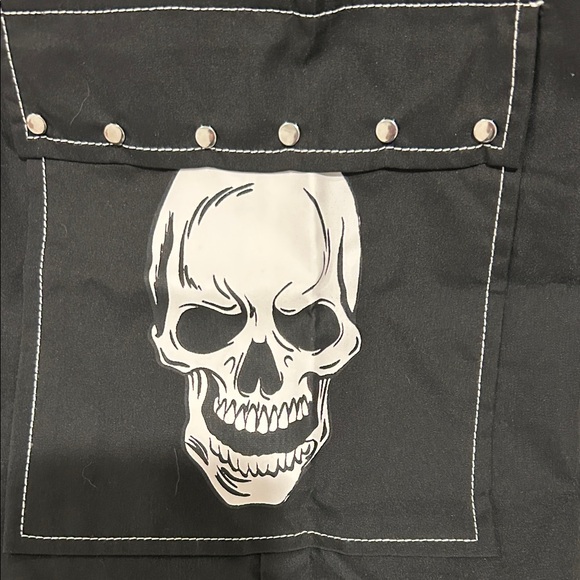 ROMWE Black Cargo Pants with Skull Detail - Picture 7 of 7